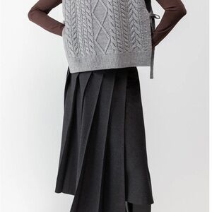 NEW with TAGS OAK + FORT SLEEVELESS CABLE-KNIT VEST WITH TIES